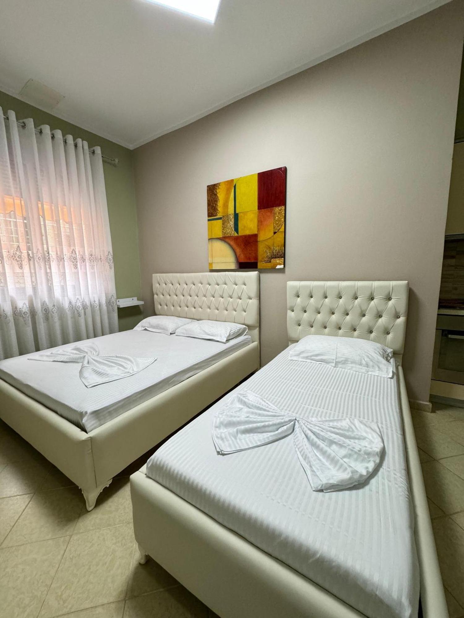 Solei Apartments Sarandë Exterior foto